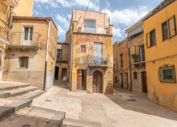 Edificio all\'aperto - Casa indipendente Via Guglia
 
57-61-63, Caltagirone - foto 29