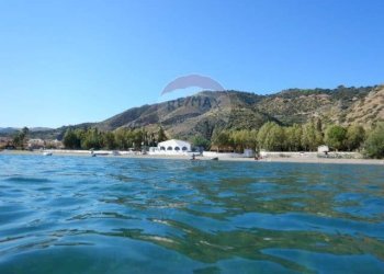 Vista dell\'acqua - Locale Commerciale Via del Sole, 17 Marinello
 
17, Patti - foto 8