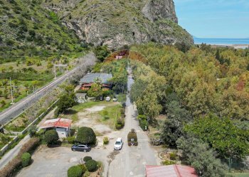 Vista delle montagne - Locale Commerciale Via del Sole, 17 Marinello
 
17, Patti - foto 9