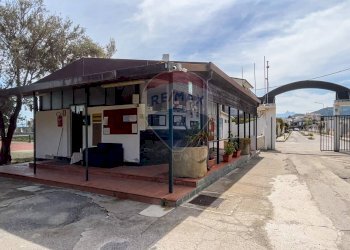 Edificio all\'aperto - Locale Commerciale Via del Sole, 17 Marinello
 
17, Patti - foto 11