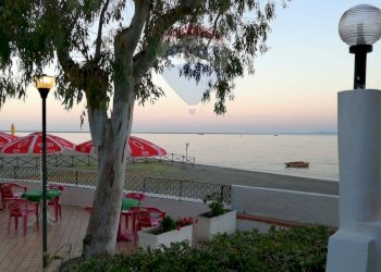 Vista dell\'acqua - Locale Commerciale Via del Sole, 17 Marinello
 
17, Patti - foto 27