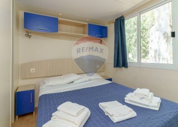 Camera / camera da letto - Locale Commerciale Via del Sole, 17 Marinello
 
17, Patti - foto 76