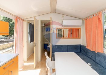 Sala da pranzo - Locale Commerciale Via del Sole, 17 Marinello
 
17, Patti - foto 79