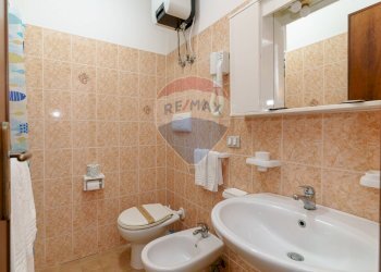 Bagno - Locale Commerciale Via del Sole, 17 Marinello
 
17, Patti - foto 103