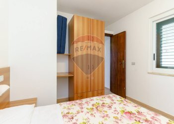 Camera / camera da letto - Locale Commerciale Via del Sole, 17 Marinello
 
17, Patti - foto 107