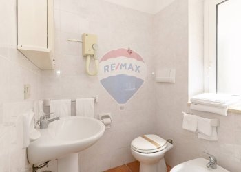 Bagno - Locale Commerciale Via del Sole, 17 Marinello
 
17, Patti - foto 113