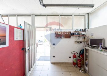 Non correlato - Locale Commerciale Via del Sole, 17 Marinello
 
17, Patti - foto 138