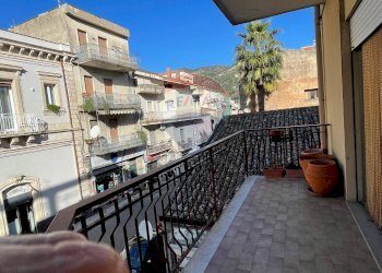 Balcone - Four-room apartment via Regina Margerita
 
14, Francavilla di Sicilia - photo 5