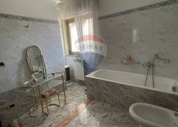 Bagno - Four-room apartment via Regina Margerita
 
14, Francavilla di Sicilia - photo 21