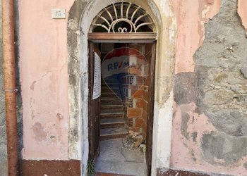 Scale - Independent house Via Giuseppe Mazzini
 
15/18, Calatabiano - photo 5