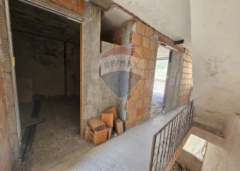 Edificio all\'aperto - Independent house Via Giuseppe Mazzini
 
15/18, Calatabiano - photo 15