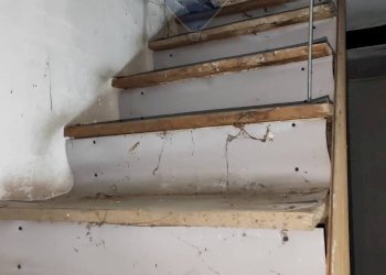 Scale - Locale Commerciale VIA ESCURIALES
 
59, Caltagirone - foto 7