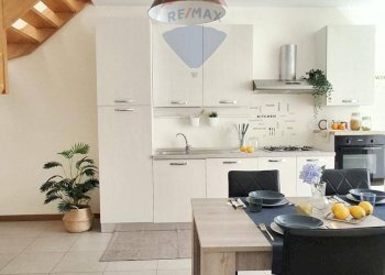 Sala da pranzo - Bilocale Via Misterbianco
 
1, Catania - foto 32