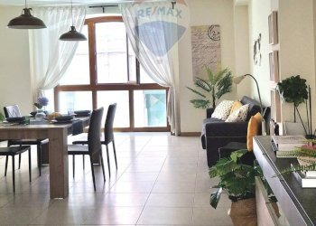 Sala da pranzo - Bilocale Via Misterbianco
 
1, Catania - foto 40