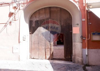 Portone esterno - Villa Bifamiliare Via A.S. Mazzocchi
 
1, Caserta - foto 4