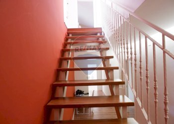 Scala interna - Villa Bifamiliare Via A.S. Mazzocchi
 
1, Caserta - foto 28