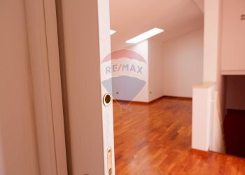 Salone - Villa Bifamiliare Via A.S. Mazzocchi
 
1, Caserta - foto 31