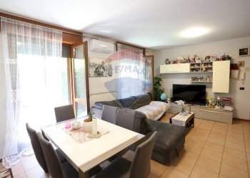 Sala da pranzo - Trilocale via Cassinone
 
7, Seriate - foto 2