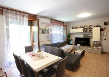 Sala da pranzo - Trilocale via Cassinone
 
7, Seriate - foto 4