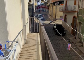 Balcone - Casa semi indipendente via cordova
 
43, Comiso - foto 16