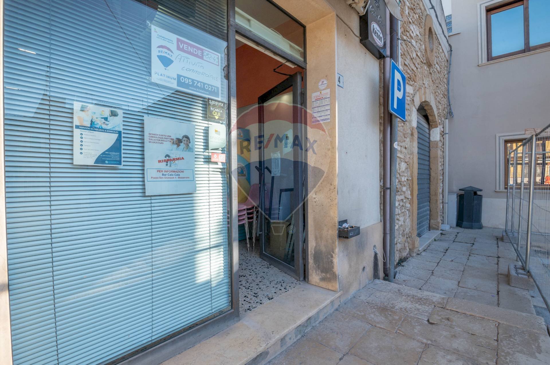 Edificio all\'aperto - Cafeteria - Cold Bar Piazza San Giuseppe
 
4, Mazzarrone - photo 3