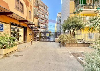 Edificio all\'aperto - Box VIA GARIGLIANO
 
14, Marano di Napoli - foto 2