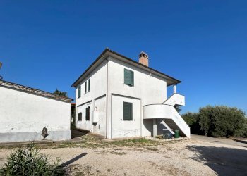 Casa all\'aperto - Villa Via Dei Rutuli, Aprilia - foto 2