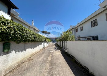 Foto 2 - Villa a Schiera Via Dei faggi
 
37, Anzio - foto 2