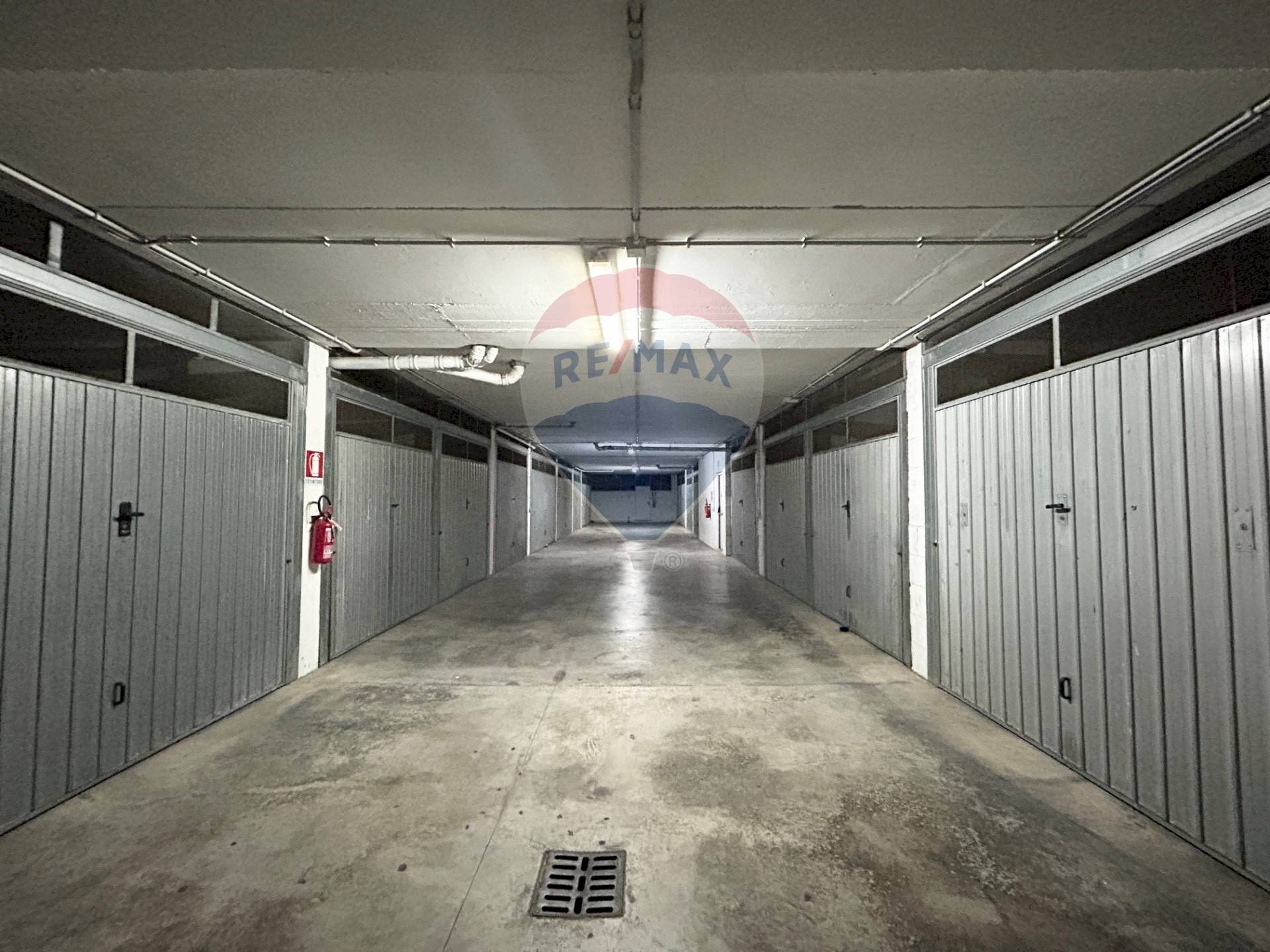 Foto 2 - Box Via delle Regioni
 
43, Aprilia - foto 2