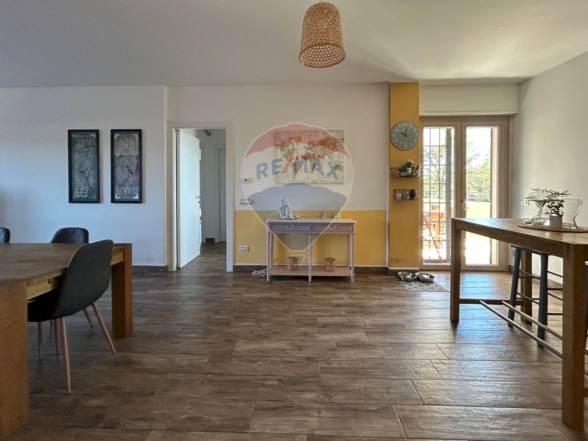 Sala da pranzo - Trilocale via fiume
 
16, Aprilia - foto 2