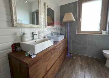 Bagno - Three-room apartment via fiume
 
16, Aprilia - photo 33