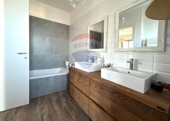 Bagno - Three-room apartment via fiume
 
16, Aprilia - photo 34