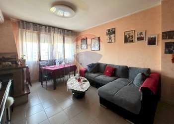 Sala da pranzo - Trilocale Via Lione
 
1, Aprilia - foto 1