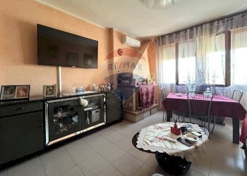 Sala da pranzo - Trilocale Via Lione
 
1, Aprilia - foto 5