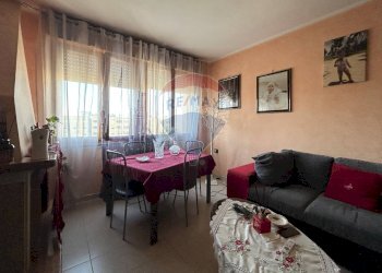 Sala da pranzo - Trilocale Via Lione
 
1, Aprilia - foto 6