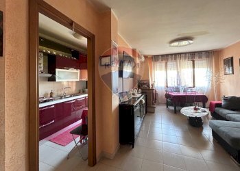 Sala da pranzo - Trilocale Via Lione
 
1, Aprilia - foto 7