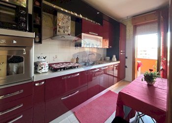 Cucina - Trilocale Via Lione
 
1, Aprilia - foto 8