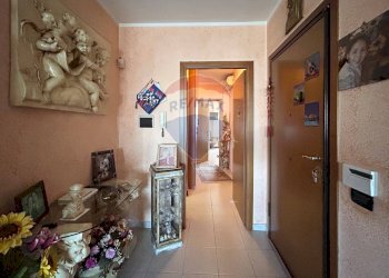 Hall / corridoio - Trilocale Via Lione
 
1, Aprilia - foto 11