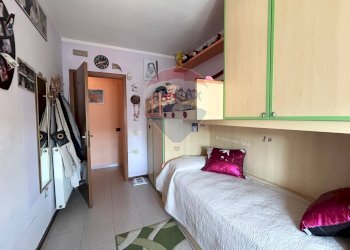 Camera / camera da letto - Trilocale Via Lione
 
1, Aprilia - foto 17