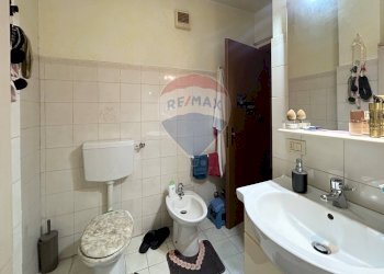 Bagno - Trilocale Via Lione
 
1, Aprilia - foto 23