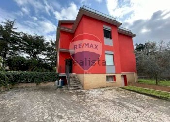 Casa all\'aperto - Casa semi indipendente via nettunense
 
112, Aprilia - foto 1