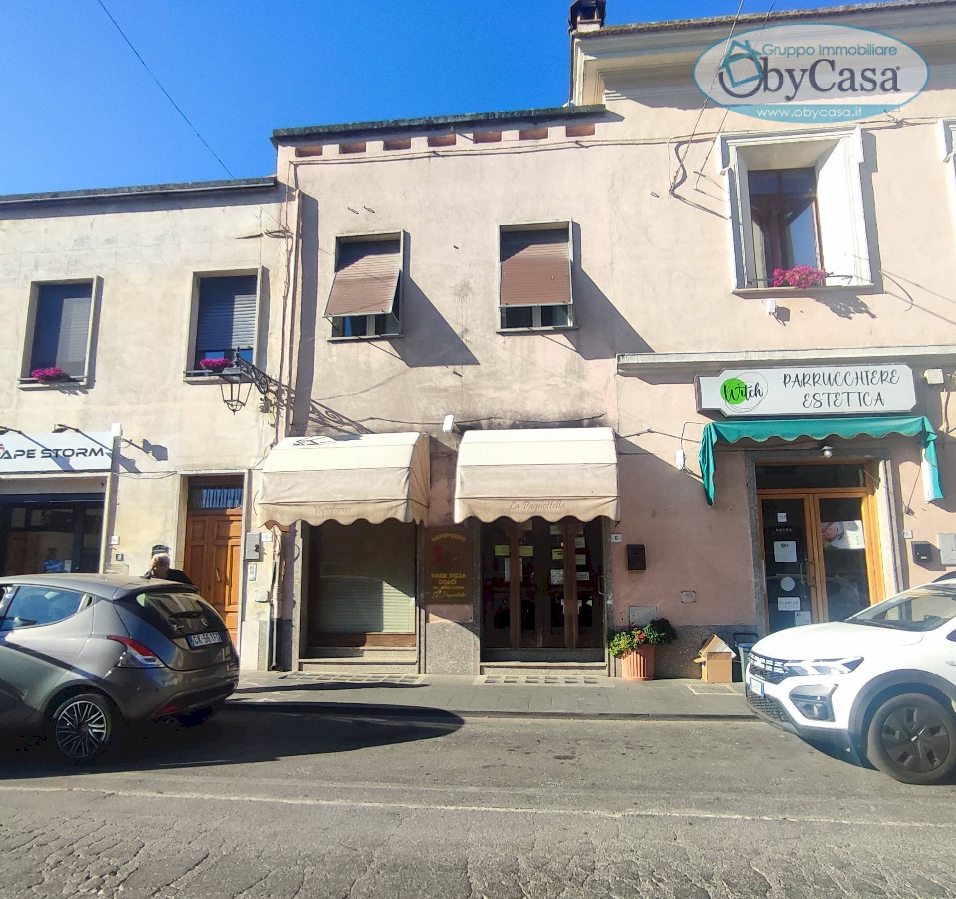 Foto 1 - Commercial Premises Corso Vittorio Emanuele
 
10, Manziana - photo 1