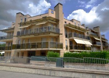 Facciata - Quadrilocale via San Fiorenzo, 33, Mondovì - foto 1