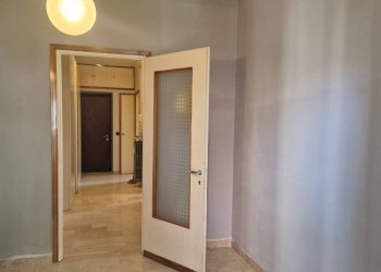 Stanza non arredata - Trilocale via del Casluncio, 48, Varese - foto 15