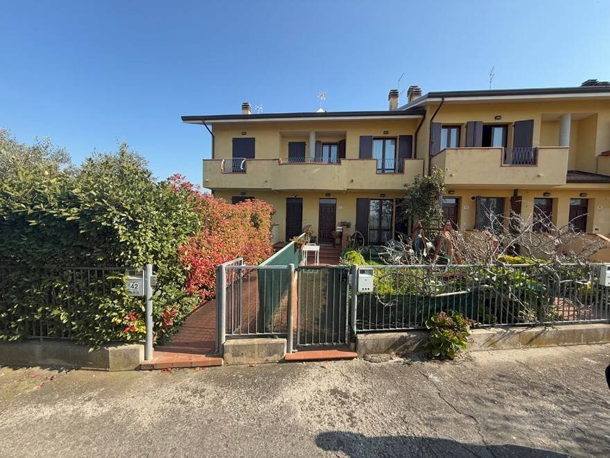 Facciata - Villa a Schiera via Spogna, Montefiore Conca - foto 2
