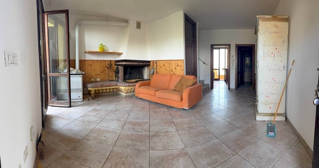 Salone - Villa a Schiera via Spogna, Montefiore Conca - foto 3