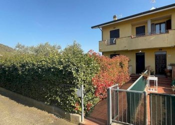 Facciata - Villa a Schiera via Spogna, Montefiore Conca - foto 1