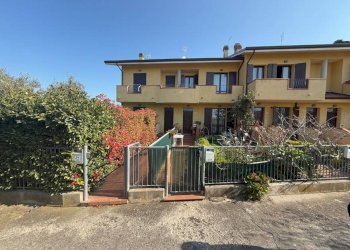 Facciata - Villa a Schiera via Spogna, Montefiore Conca - foto 2
