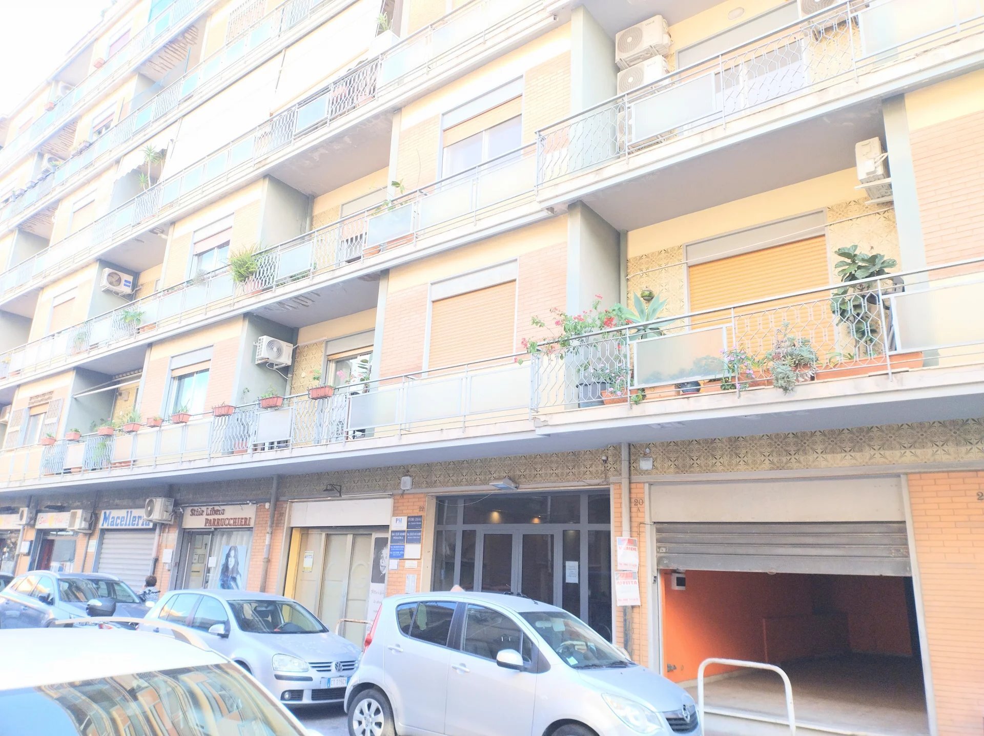 Locale Commerciale Via Industriale, Messina - foto 1