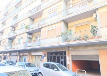 Locale Commerciale Via Industriale, Messina - foto 1